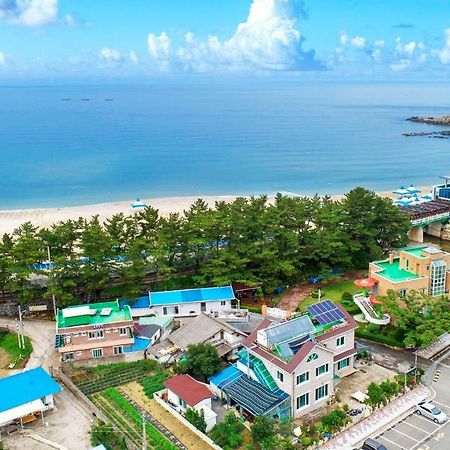Samcheok Sol Beach Pension Buitenkant foto