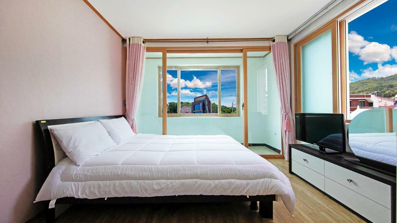 Samcheok Sol Beach Pension Buitenkant foto