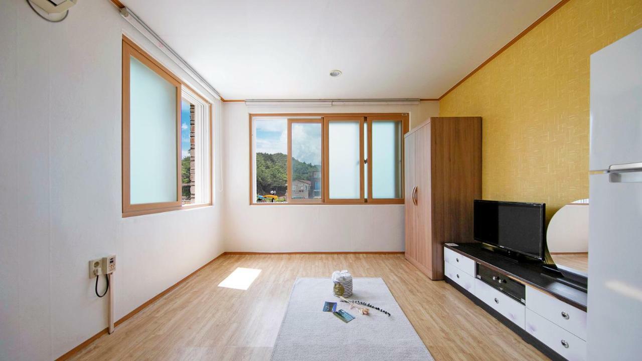 Samcheok Sol Beach Pension Buitenkant foto