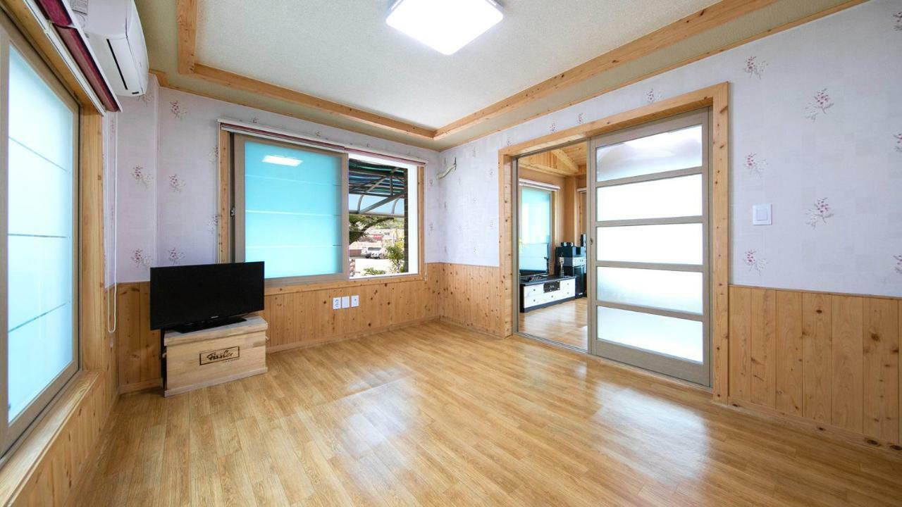 Samcheok Sol Beach Pension Buitenkant foto