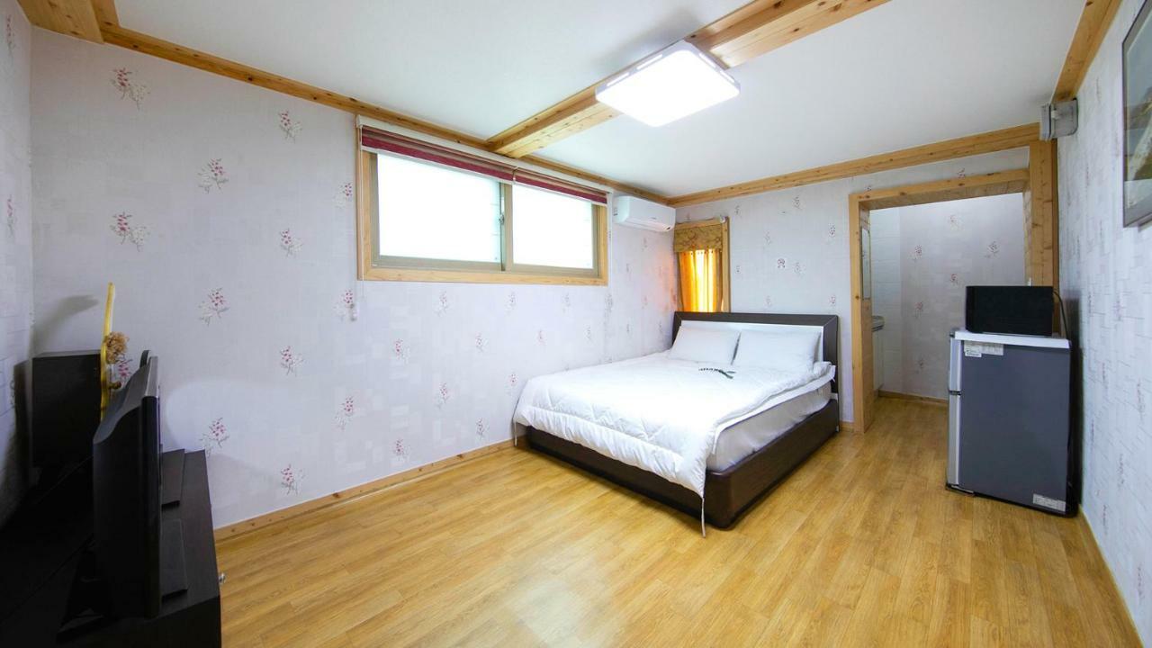 Samcheok Sol Beach Pension Buitenkant foto