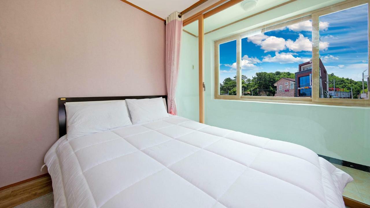Samcheok Sol Beach Pension Buitenkant foto