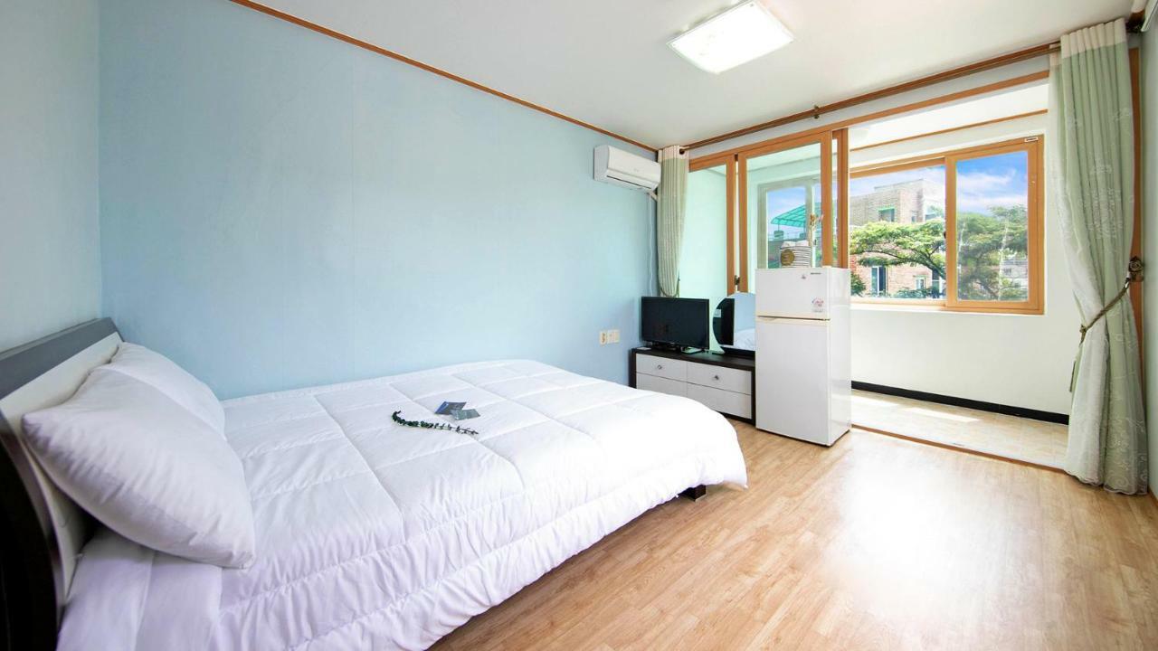 Samcheok Sol Beach Pension Buitenkant foto