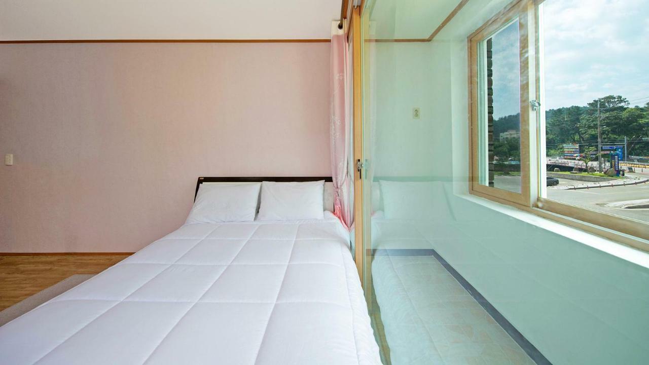 Samcheok Sol Beach Pension Buitenkant foto