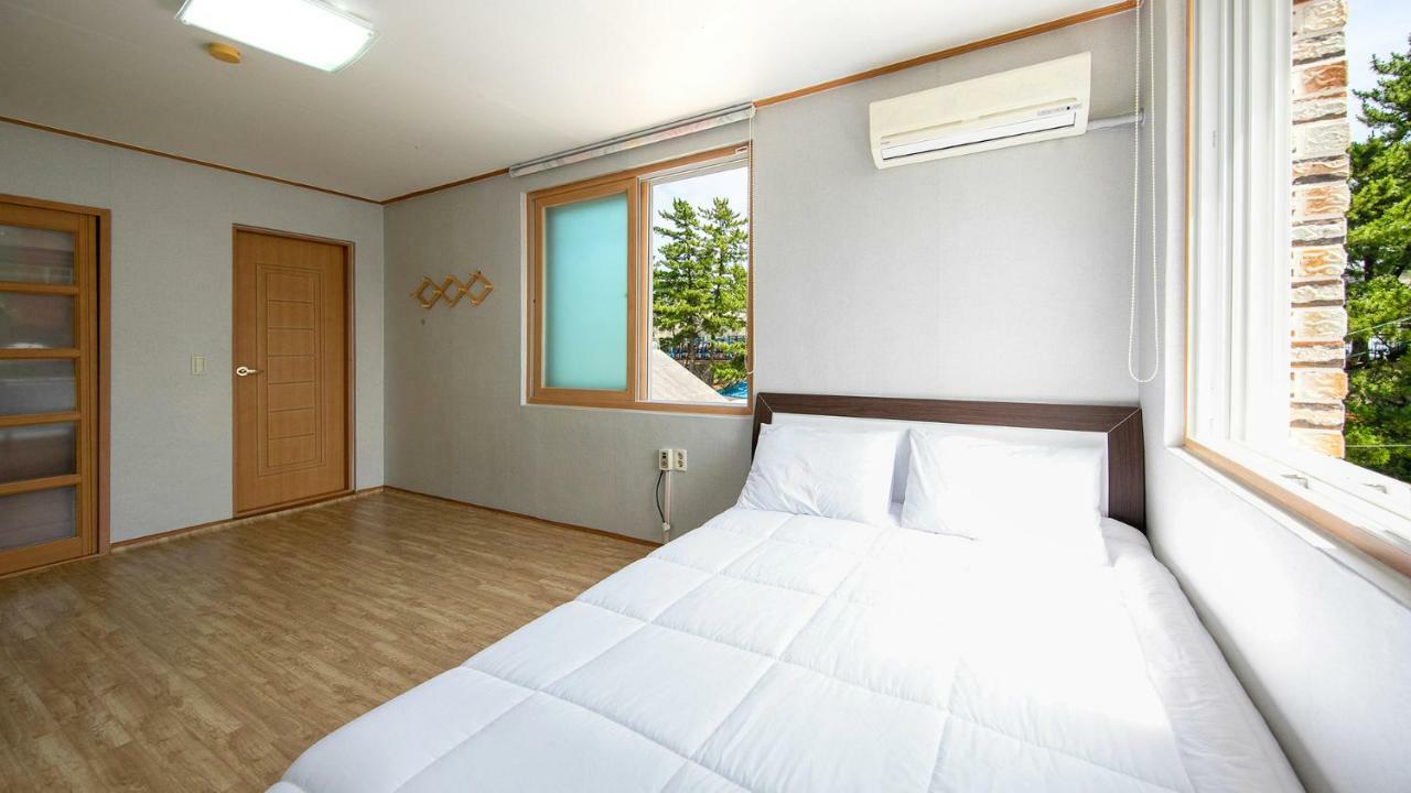 Samcheok Sol Beach Pension Buitenkant foto