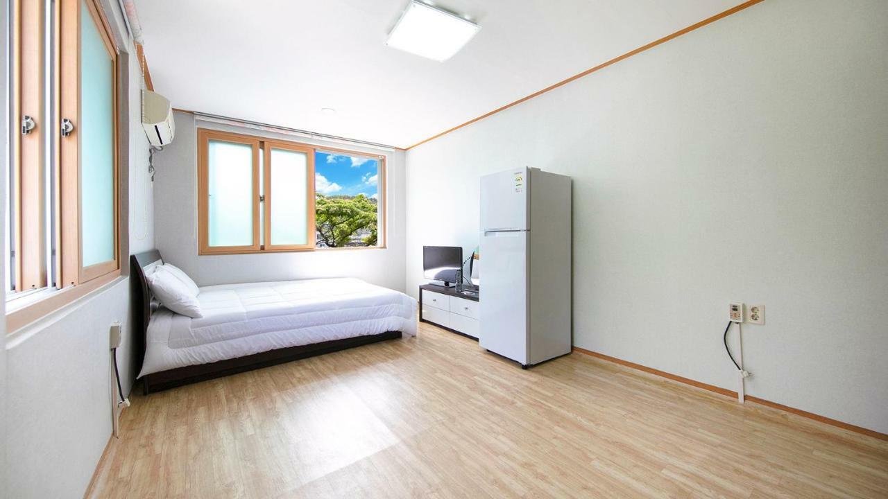 Samcheok Sol Beach Pension Buitenkant foto