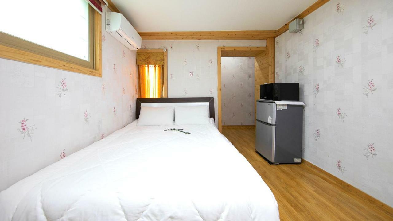 Samcheok Sol Beach Pension Buitenkant foto