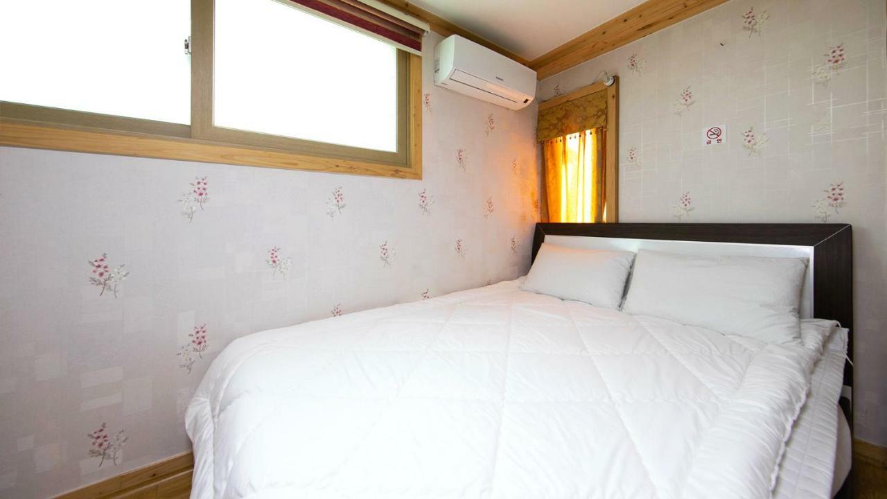 Samcheok Sol Beach Pension Buitenkant foto