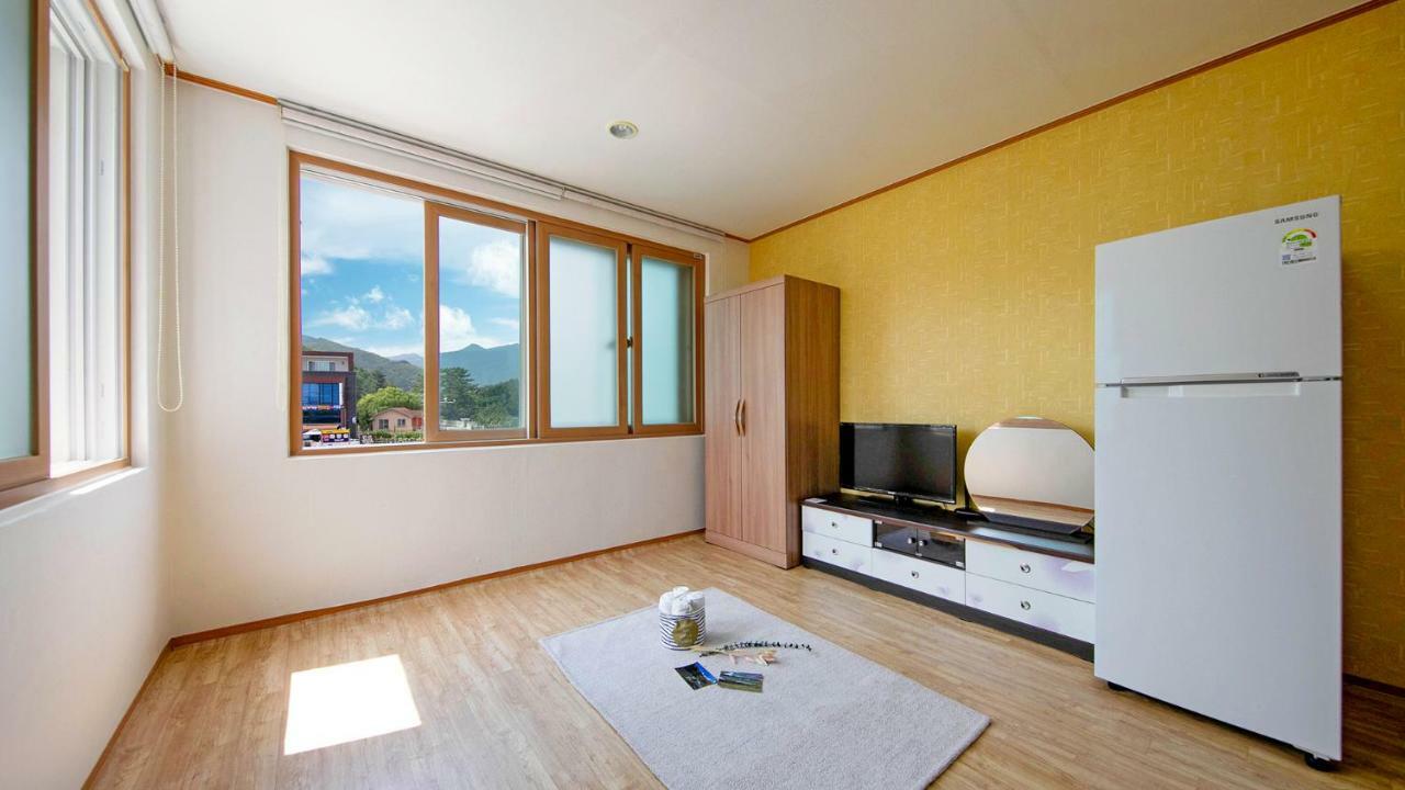 Samcheok Sol Beach Pension Buitenkant foto