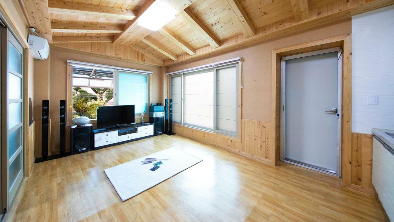 Samcheok Sol Beach Pension Buitenkant foto