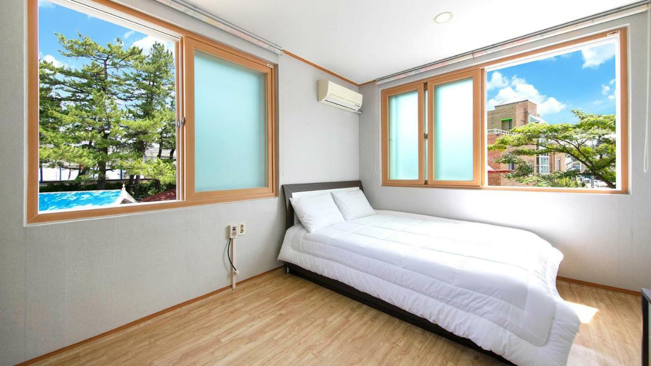 Samcheok Sol Beach Pension Buitenkant foto