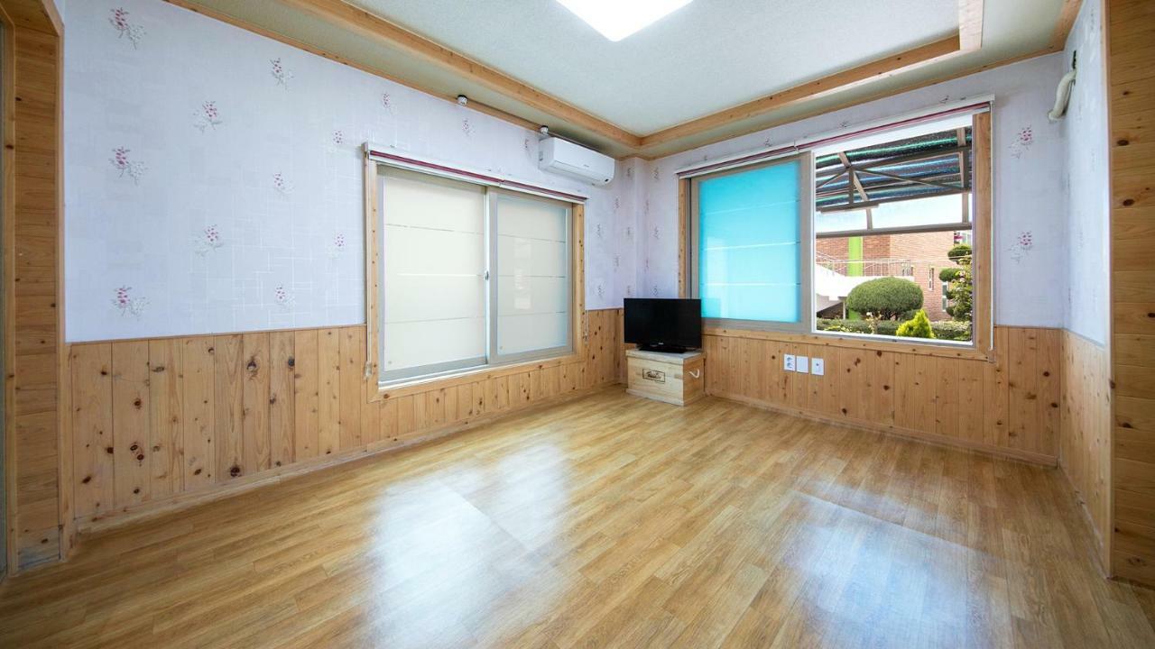 Samcheok Sol Beach Pension Buitenkant foto