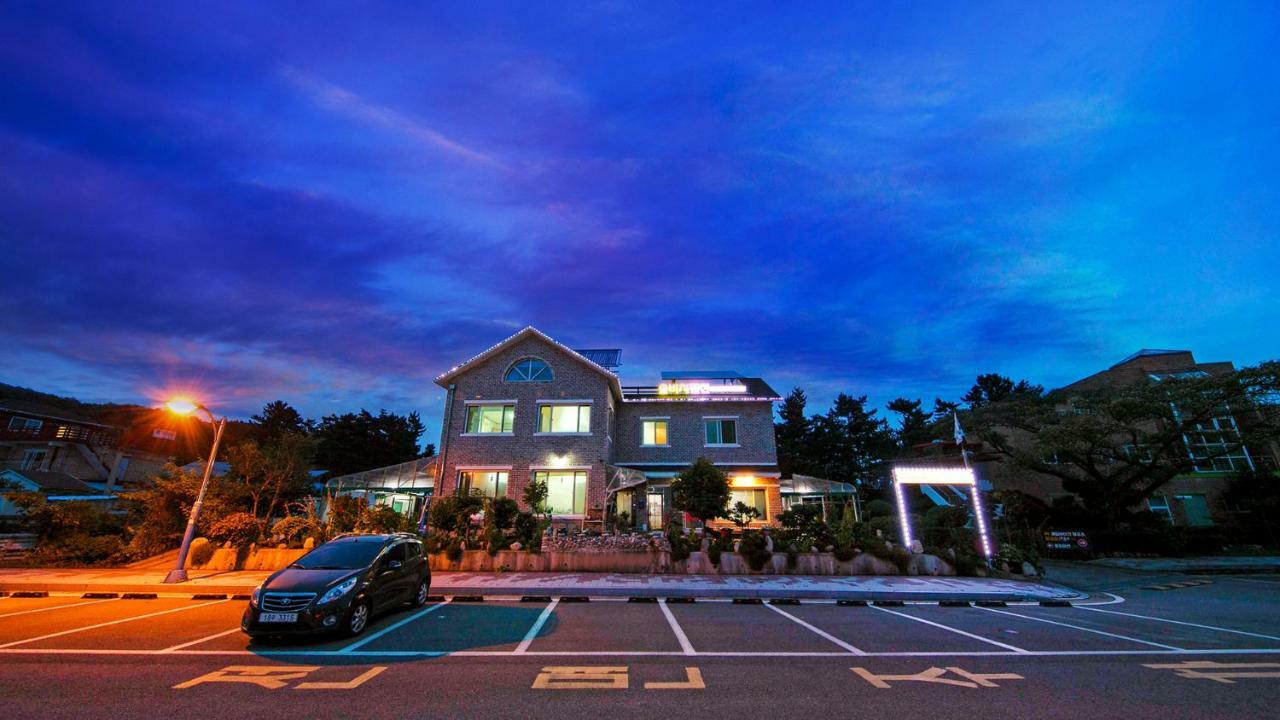 Samcheok Sol Beach Pension Buitenkant foto